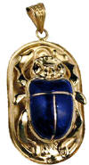18k gold Scrab pendant with inlaid stone